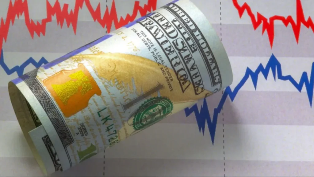 El Dólar en Caída: Desafíos para la Moneda de Reserva Global